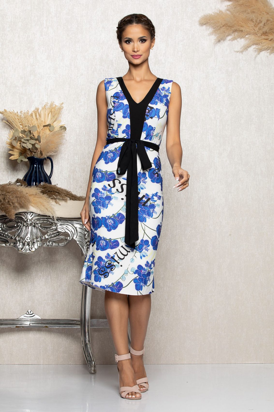 Αμάνικο Φόρεμα Με Μπλε Λουλούδια Devyn 1121 1