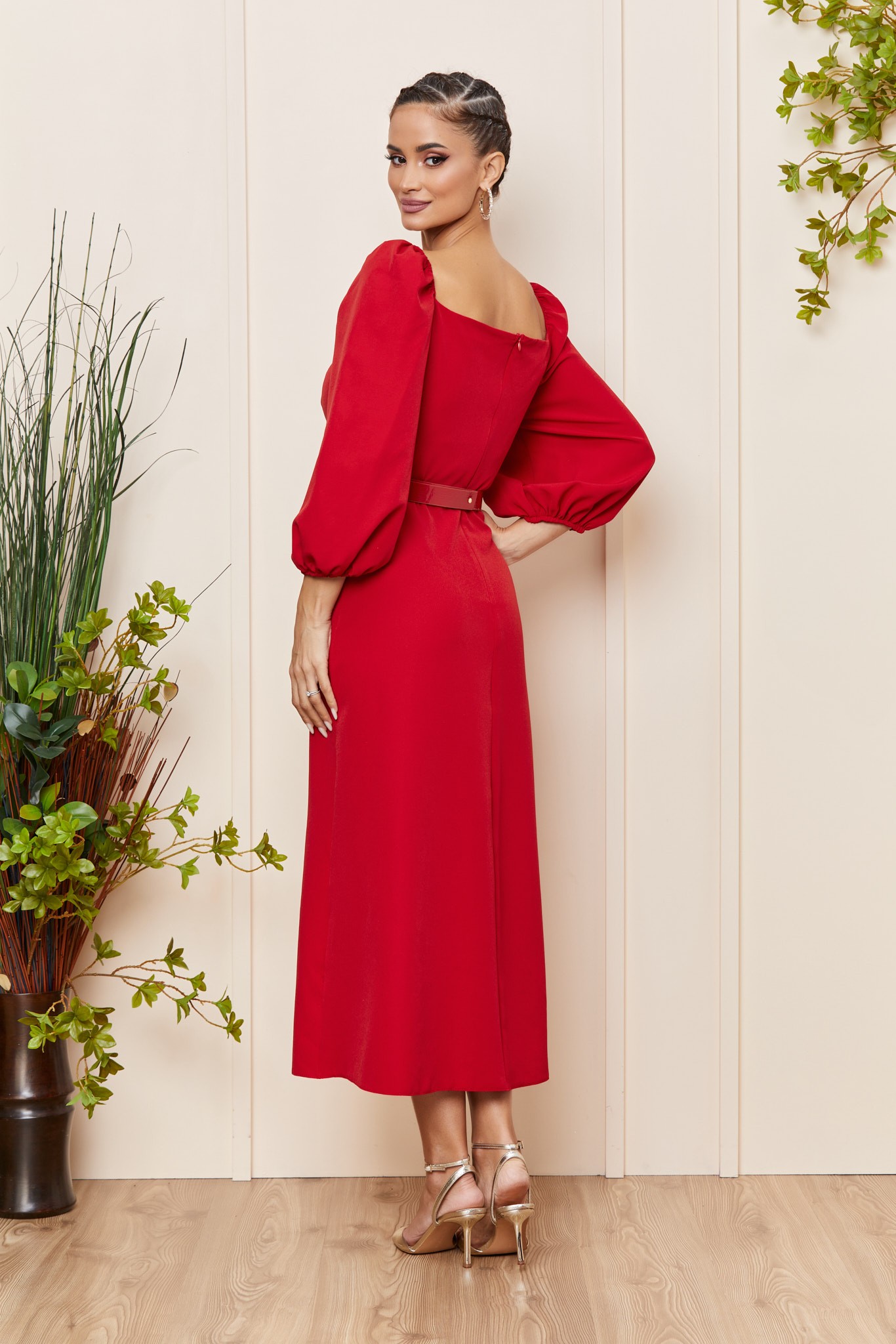 Κόκκινο Μίντι Φόρεμα Με Τρουακάρ Μανίκι Amna T4143 2