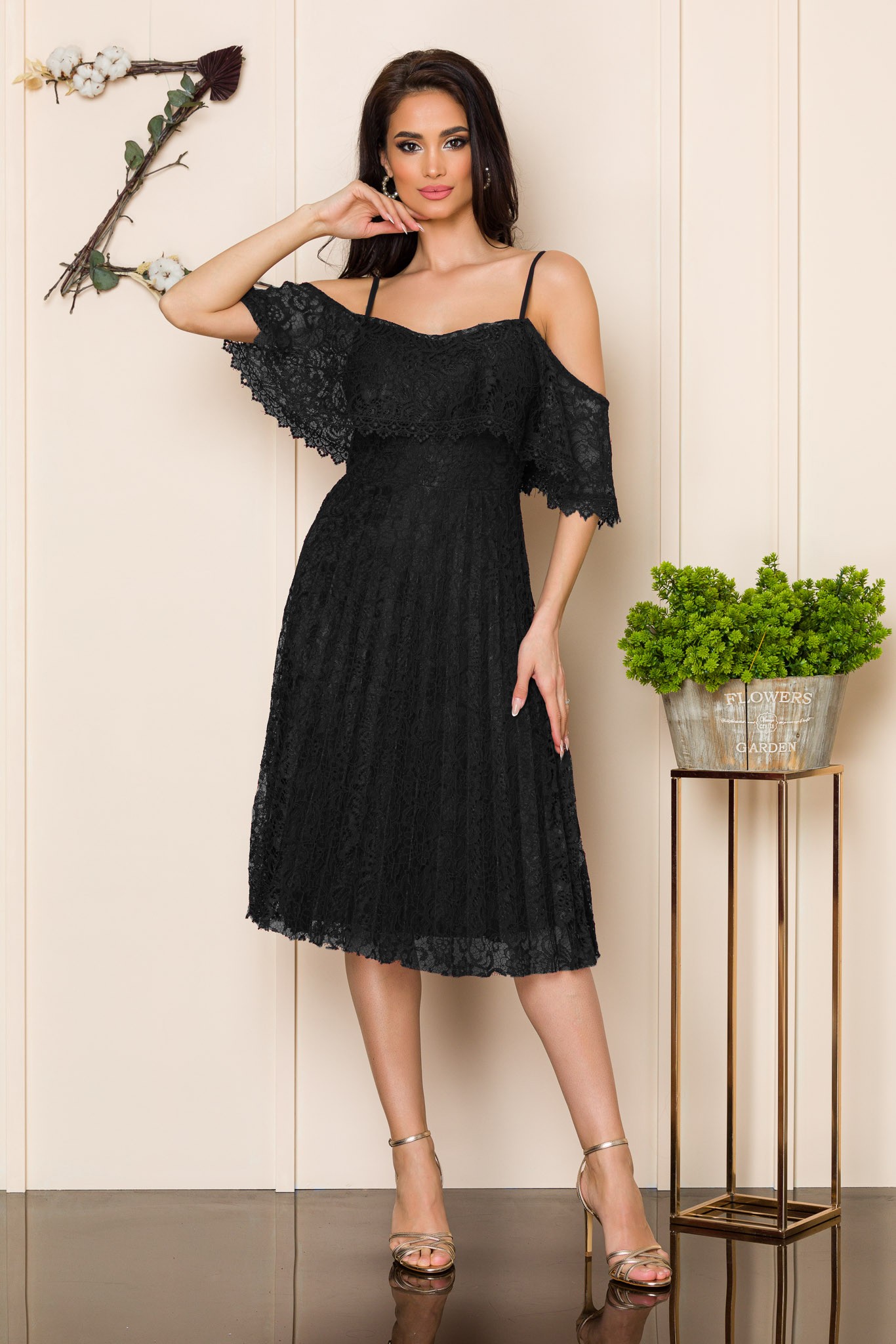 Μαύρο Μίντι Φόρεμα Από Δαντέλα Kimber T4061 1